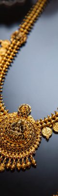 stunning-gold-necklace-with-intricate-coin-pendant-details